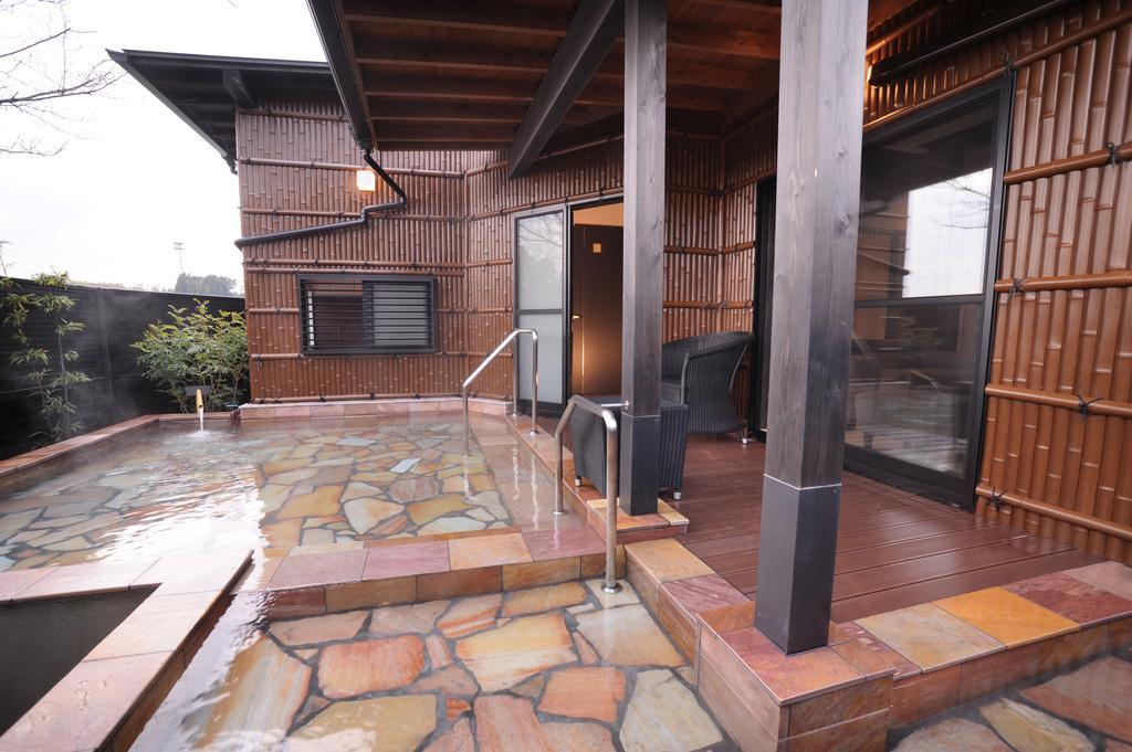 Uedaya Hotel Yamaga Bagian luar foto