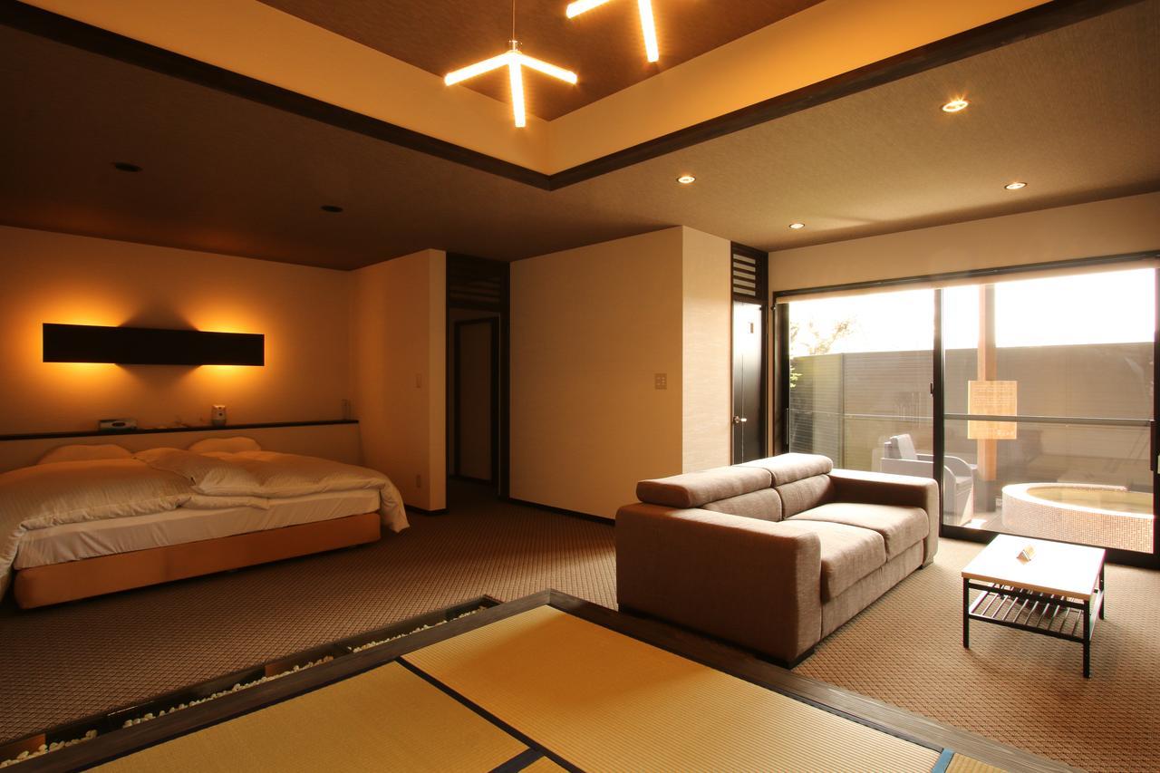 Uedaya Hotel Yamaga Bagian luar foto