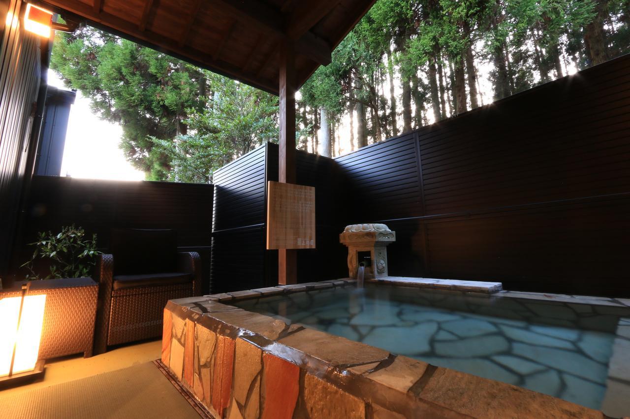 Uedaya Hotel Yamaga Bagian luar foto
